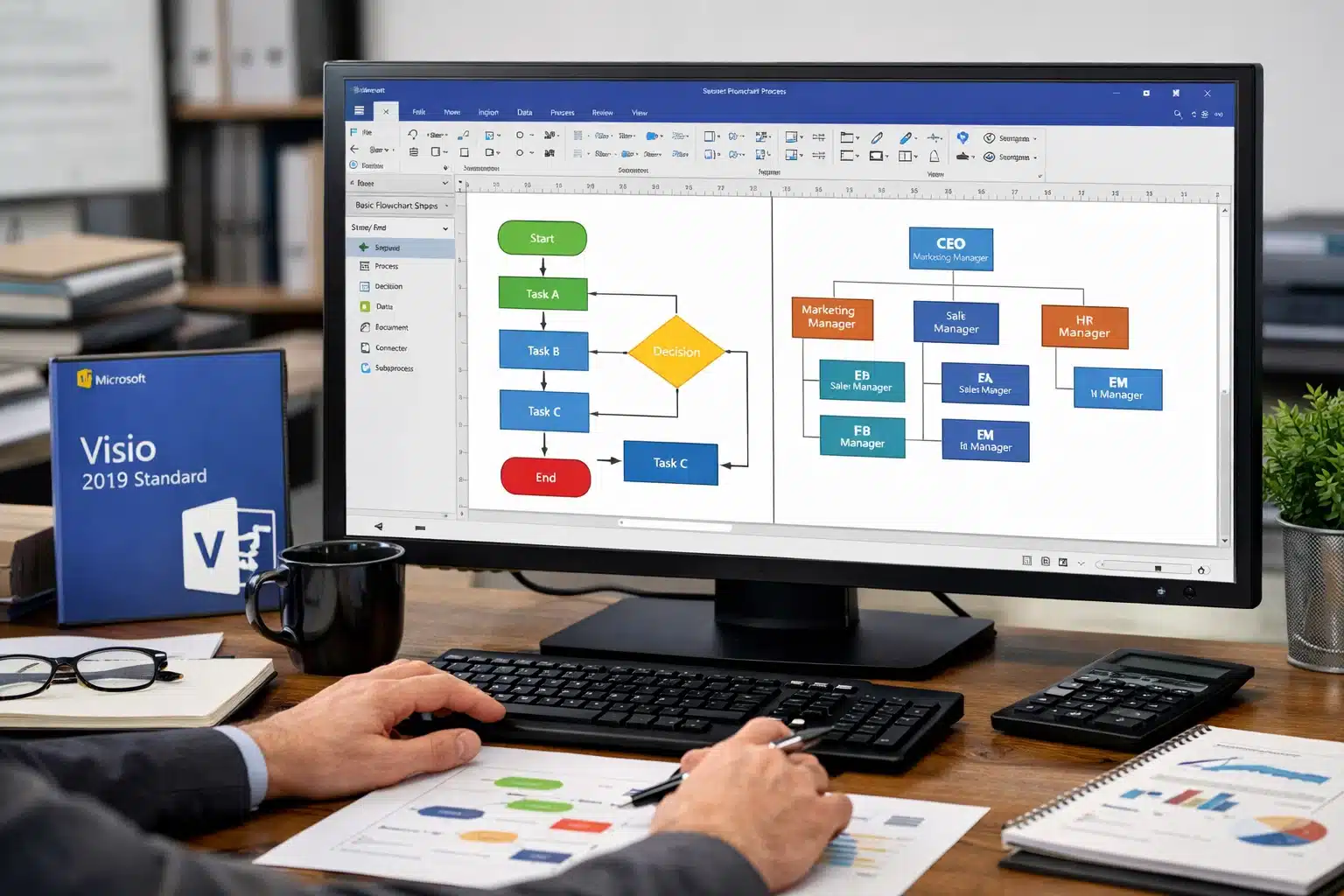 Escena de uso de Visio 2019 Standard para organigramas y diagramas de proceso en un entorno de trabajo