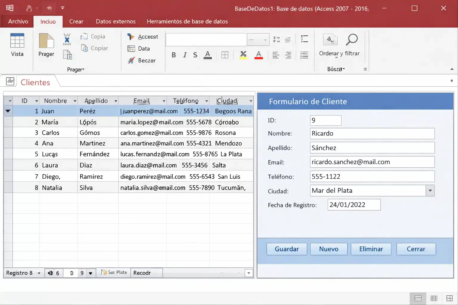 Captura de Access 2016 mostrando una tabla y un formulario para carga de datos en una base de escritorio