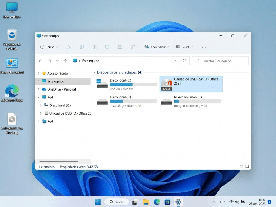 Explorador de archivos de Windows mostrando la unidad virtual montada desde el archivo IMG de Office 2021 Professional Plus