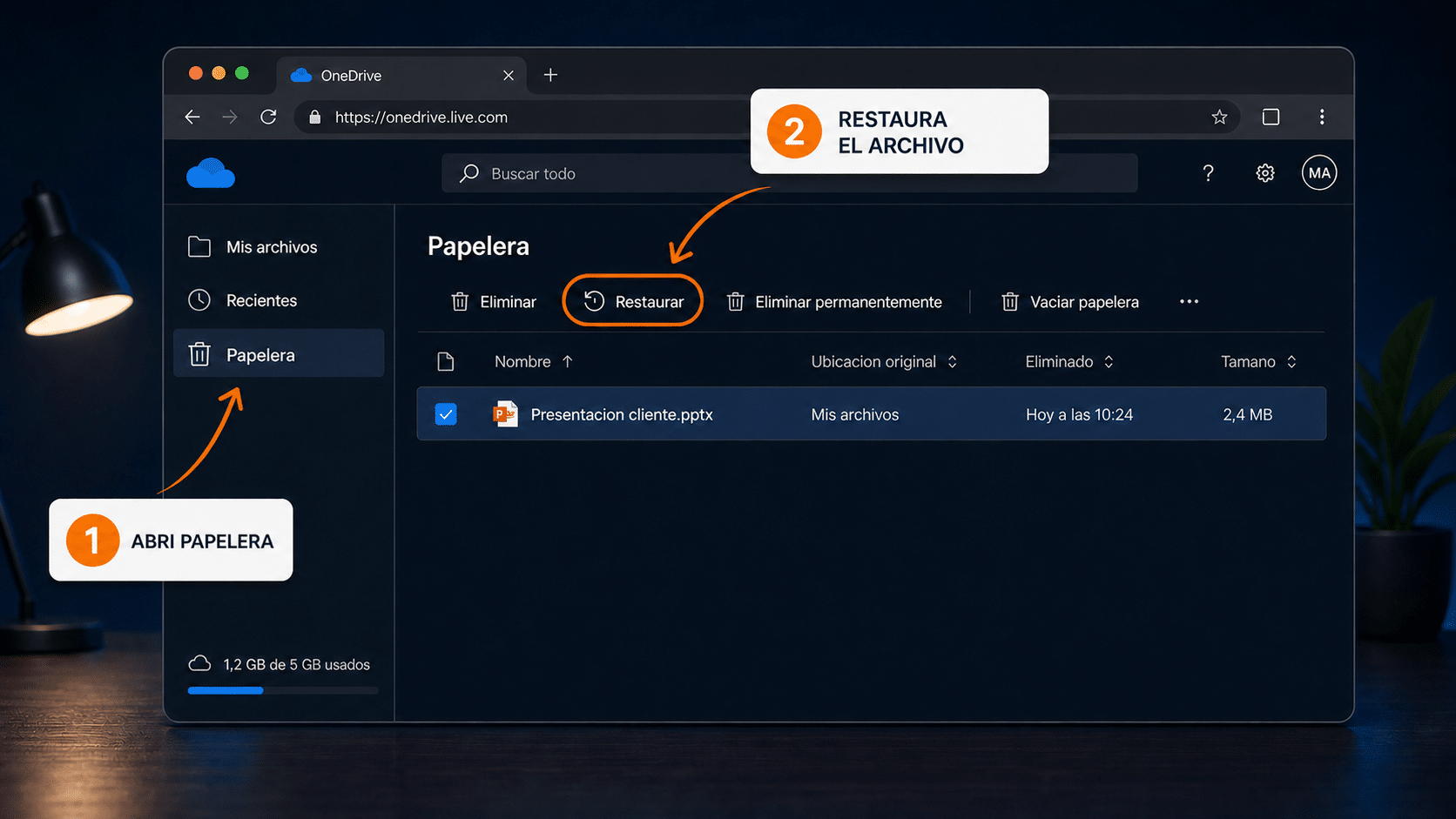Papelera de OneDrive en la web con un archivo seleccionado y el botón Restaurar resaltado