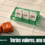 Ilustración: sobre una hoja de papel contable crema con cuadrícula verde, una sola celda se levanta convertida en una caja de acrílico verde con canto visible y guarda de pie tres fichas con los nombres «Ana», «Luis» y «Sofía»; las celdas de al lado siguen vacías. Abajo a la izquierda, dos teclas naranjas sueltas dicen «Ctrl» y «J». En una franja verde oscuro, el logo de Excel, el texto «Excel · Canal Beta» y el titular «Varios valores, una sola celda».